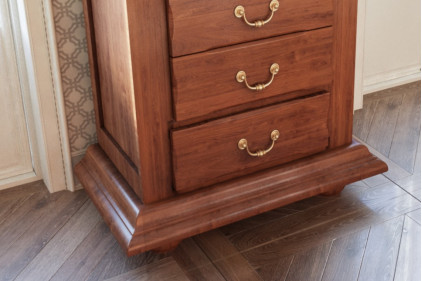 Kredens z serii KORDEL model 2D-4SZ